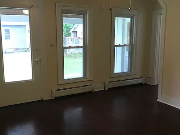 2nd image of 309 W Broad St #2