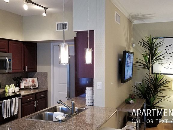 4th image of 2607 Gramercy St #1937