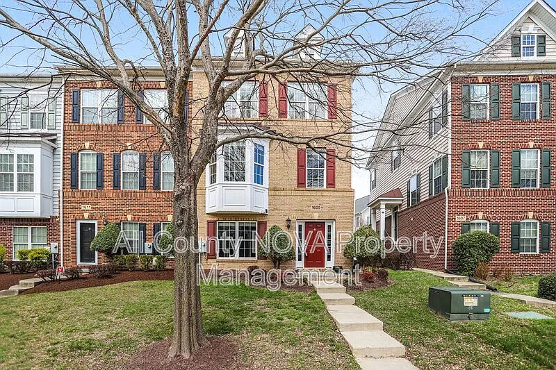 1609 Poplar Run Dr photo 1