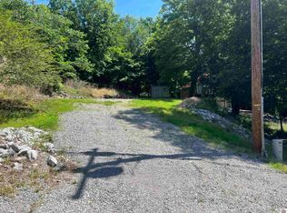 73 Lakeshore Dr, Eddyville, KY 42038