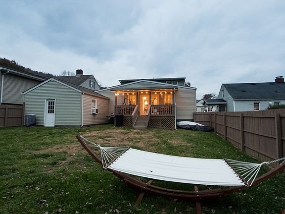 3rd image of 4607 New Rose Ave