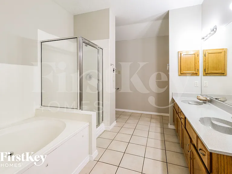7447 Woodland West Dr — Photo 11