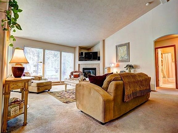 2nd image of 518 E Blackhawk Dr