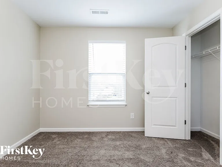 910 Park Rd — Photo 12