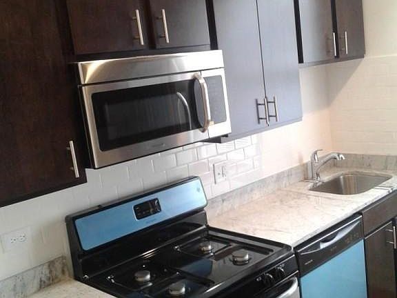 4th image of 3407 W Balmoral Ave