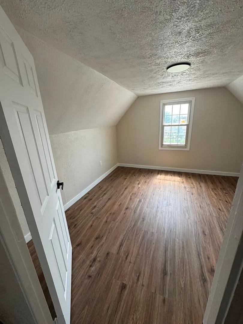 4 bed, 1650 sqft, $1,570 — Photo 2