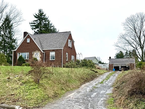 2nd image of 1724 Eastbrook Rd