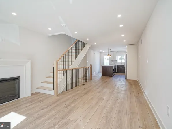 923 McClellan St, Philadelphia, PA 19148