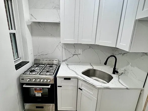 33-16 82nd St #3A, Jackson Heights, NY 11372