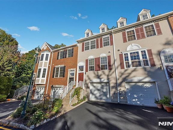 2nd image of 1179 Chedworth Circle