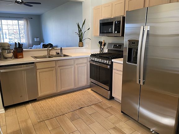 4th image of 7414 Grandview Ct