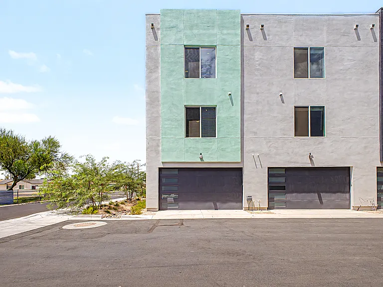 2601 E Clarendon Ave #9 — Photo 11