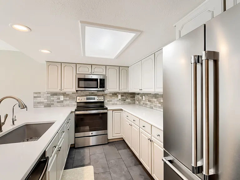 3907 Paseo Del Prado — Photo 8