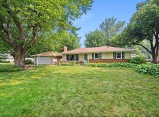 545 Miriam St, Mendota Heights, MN 55118