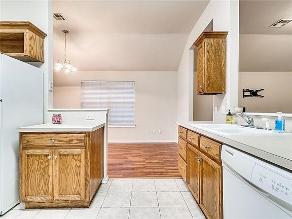 5th image of 3025 Cavecreek St