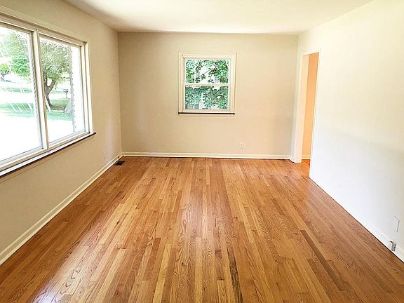 4th image of 7812 Luscombe Dr