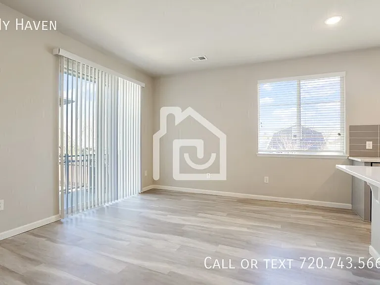 1320 Hoyt St #6 — Photo 8