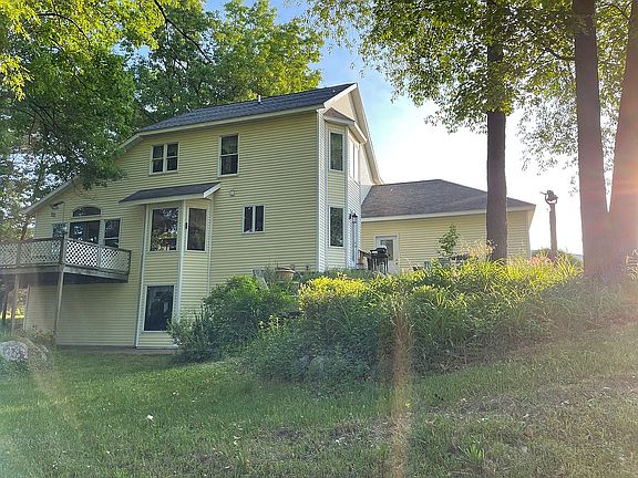 3rd image of 835 Songbird Ln