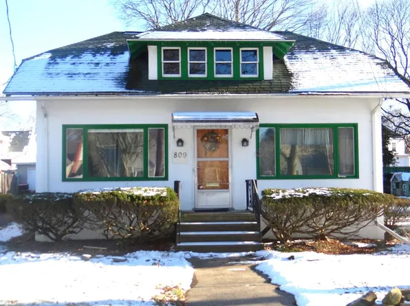 809 W 2nd St, Elmira, NY 14905