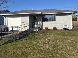 1355 Rainier Rd, Woodburn, OR 97071