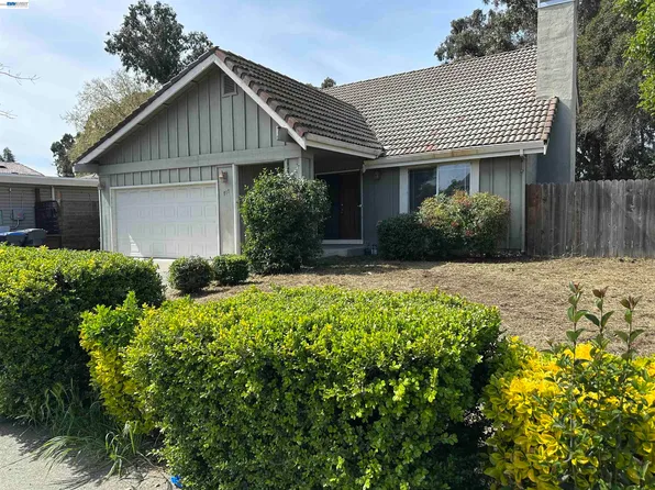 717 Whispering Bay Ln, Suisun City, CA 94585