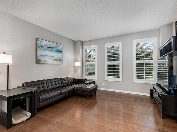 4th image of 42 Auburn Bay Gdns SE