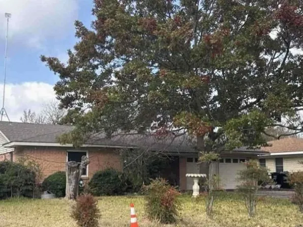 4033 Western Cir, Greenville, TX 75401