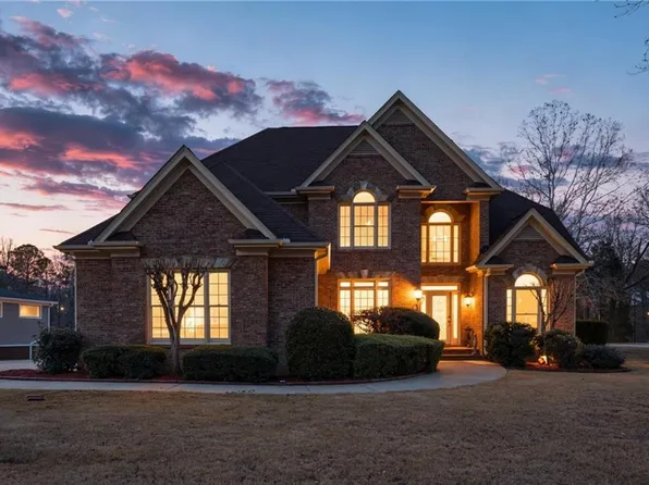 930 Old Tucker Rd, Stone Mountain, GA 30087