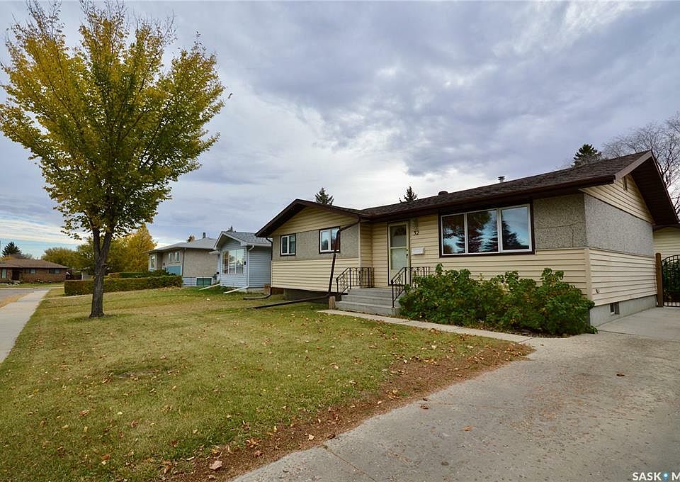1st image of 32 Stewart Ave