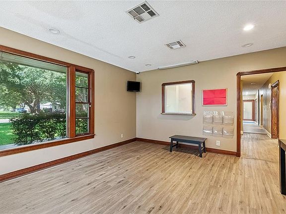 5th image of 1302 Williams Blvd
