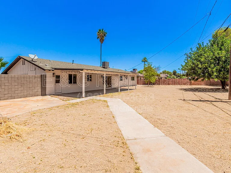 1809 E Concorda Dr — Photo 23