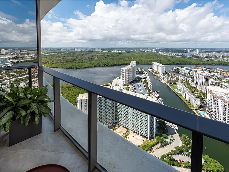15701 Collins Ave #4403 — Photo 30
