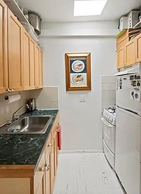 4th image of 4 Milligan Pl #3