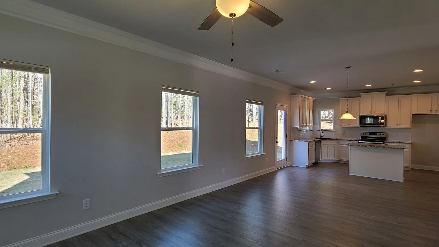 Spacious 4BR/3BA Home in Laurel Cove with Guest Suite on Main! — Photo 3