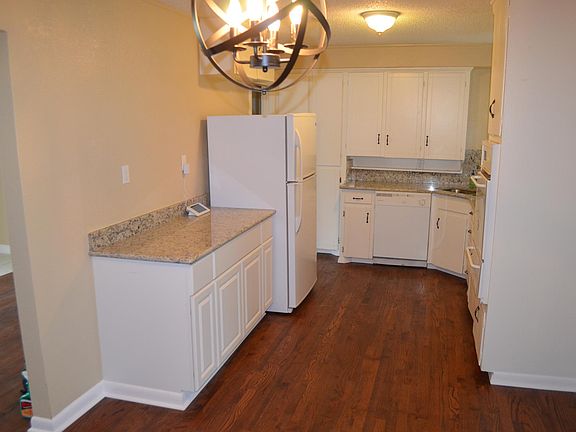 5th image of 4740 Trail Lake Dr