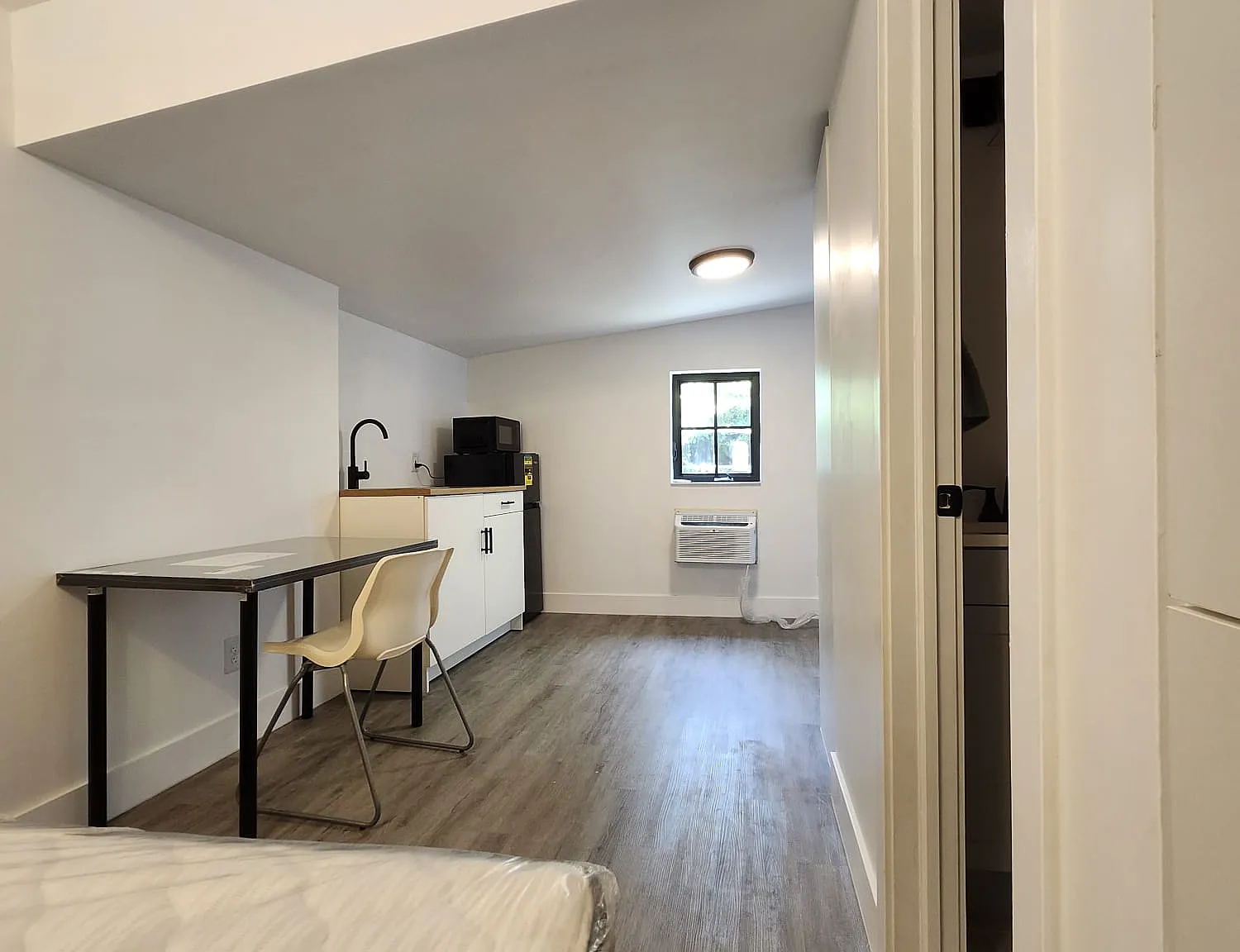 Studio, 260 sqft, $1,280 — Photo 2