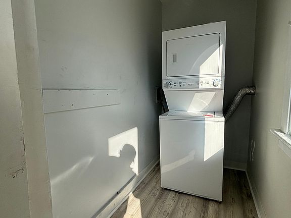 5th image of 559 Whalley Ave