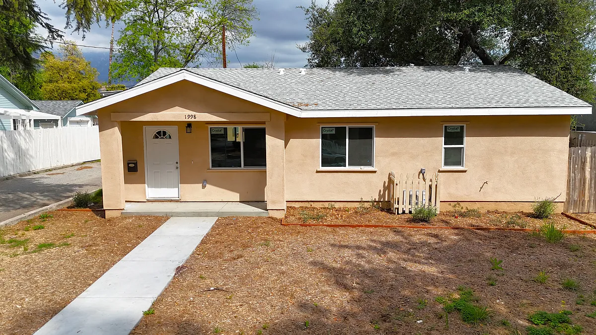 Building Photo - 1998 El Sereno Ave