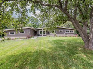 5601 S 113th St, Hales Corners, WI 53130