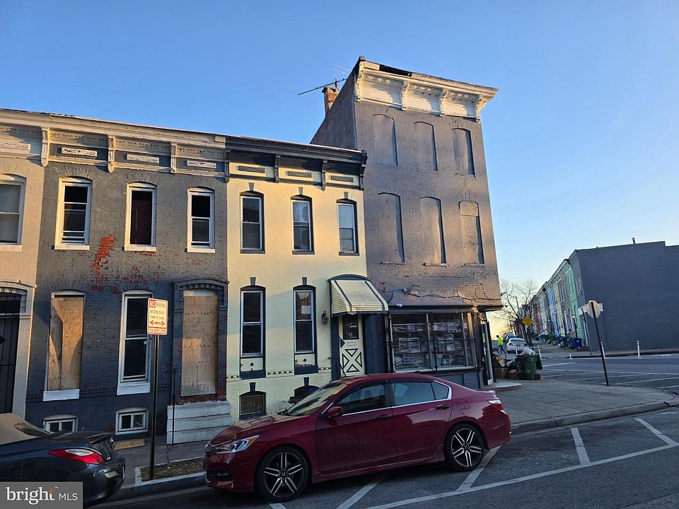 2nd image of 727 Baker St