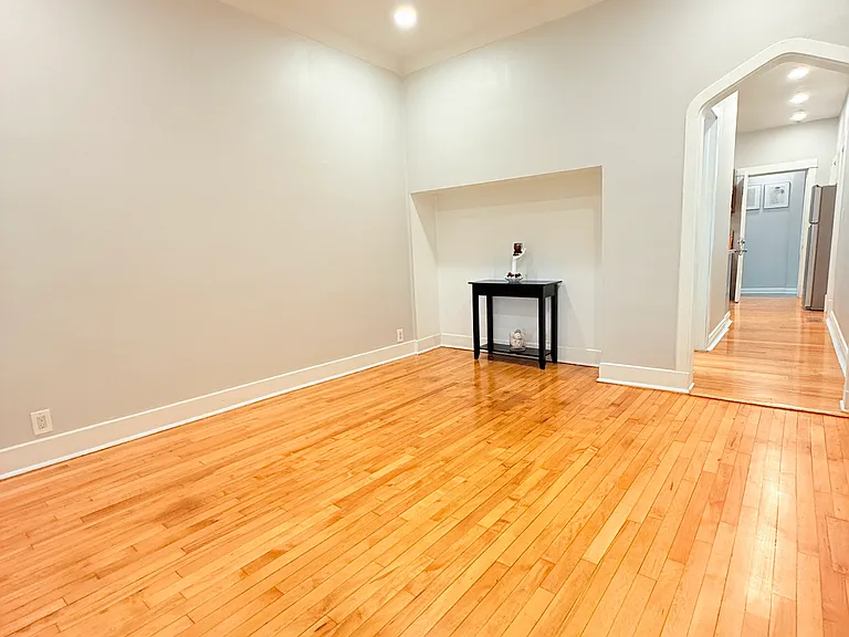 3255 N Kenneth Ave #H — Photo 6