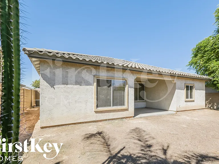 17363 W Elaine Dr — Photo 14