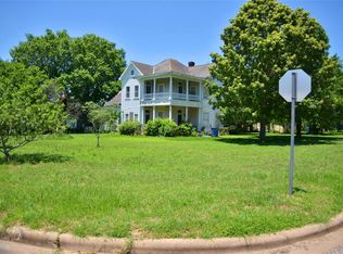 741 15th St, Hempstead, TX 77445