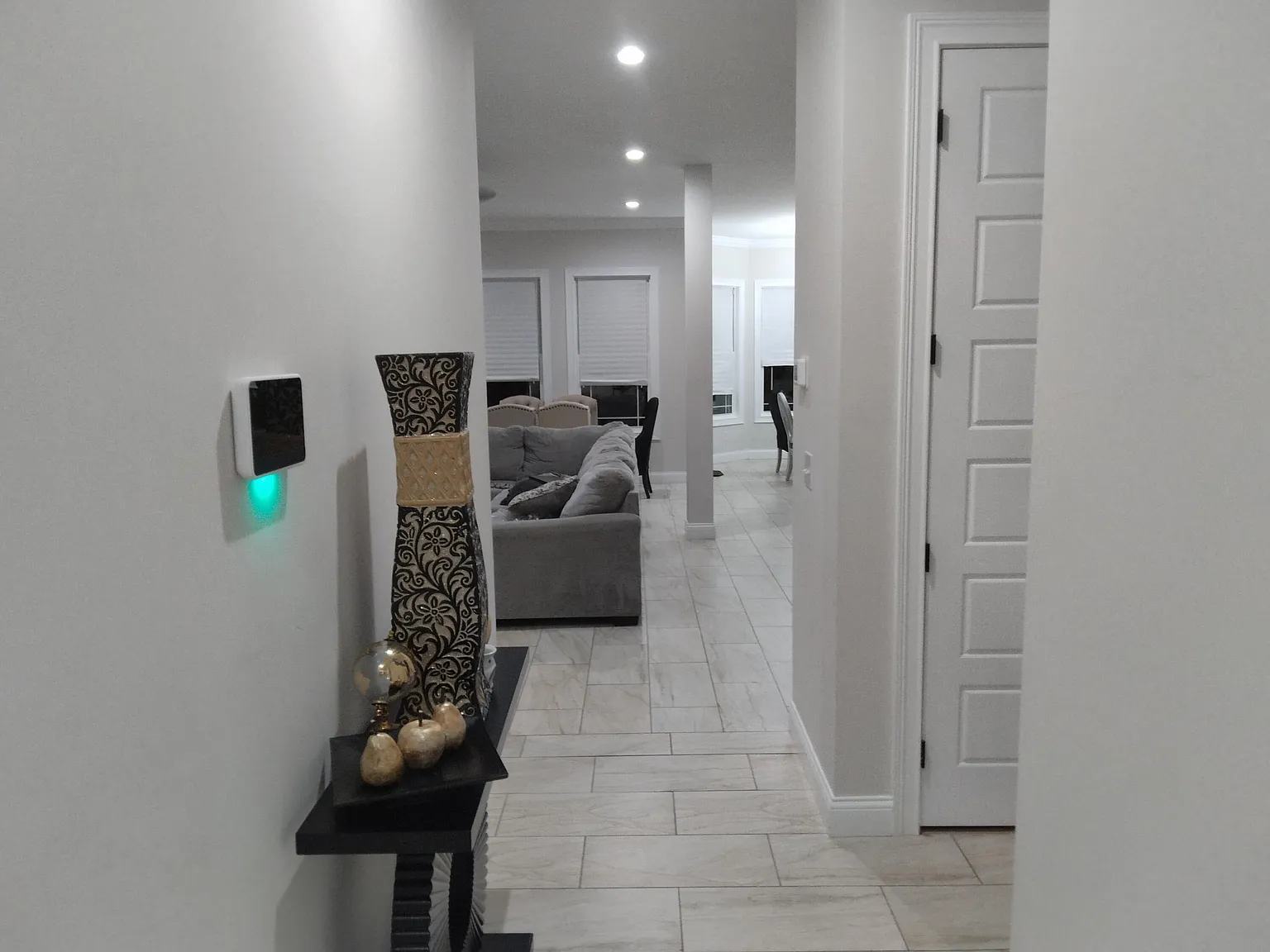 4 bed, 3.0 bath, 3500 sqft, $3,500 — Photo 2