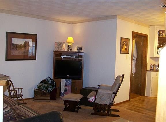 4th image of 507 W Rebecca Ave