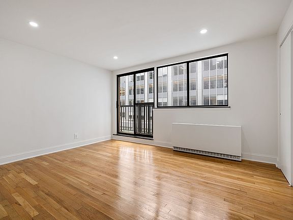 5th image of 123 E 54th St APT 8H