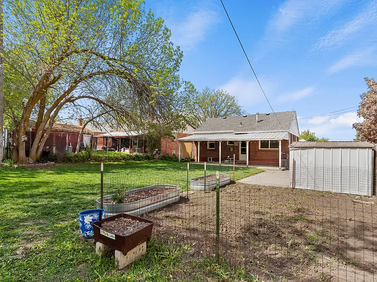 Renter Garden Area