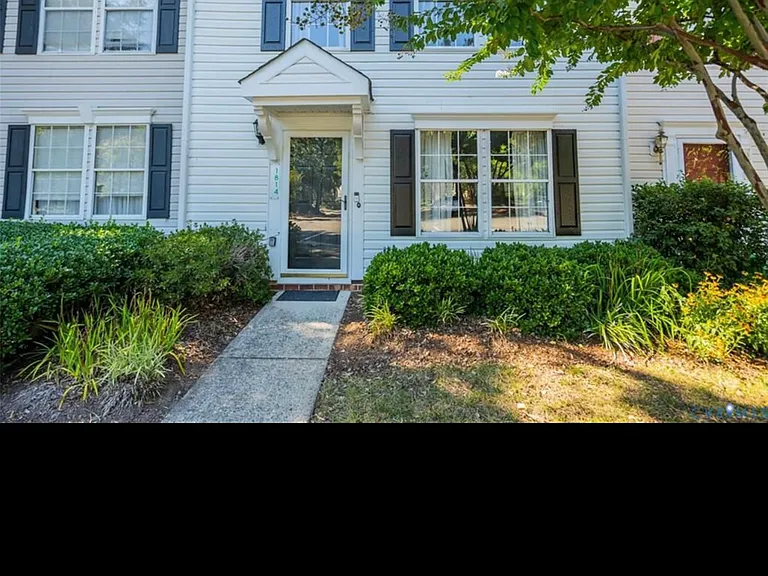 1814 Timberly Waye — Photo 1
