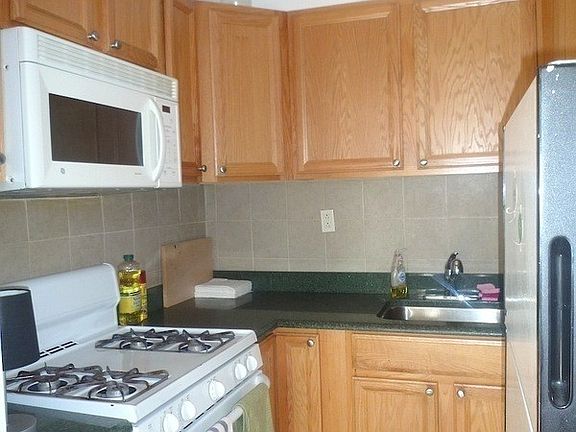 4th image of 359 E 68th St #Penthouse A