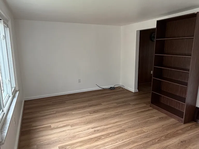 143 Orris St — Photo 3